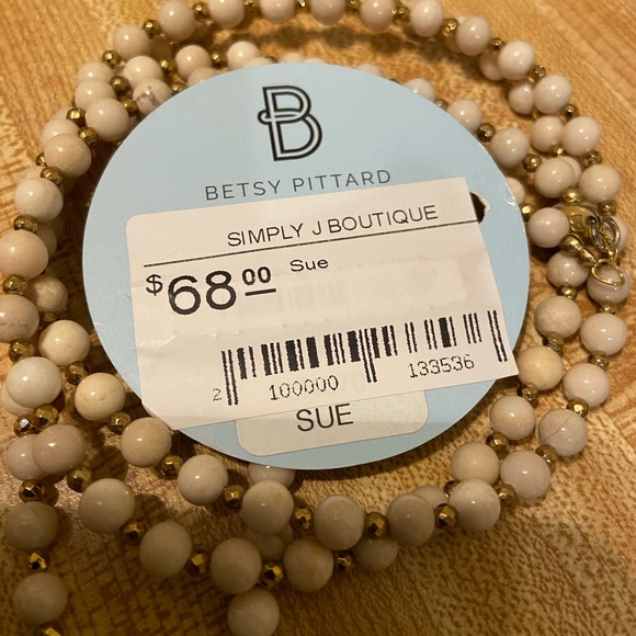 Stunning Agate Statement Necklace by Betsy Pittard - Picture 10 of 10